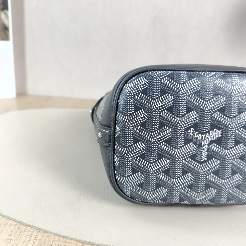 GOYARD Crossbody Bag Petit Flot Grey ine Canvasmini12 × 10 × 17.5 cm — detail view 9 of 13