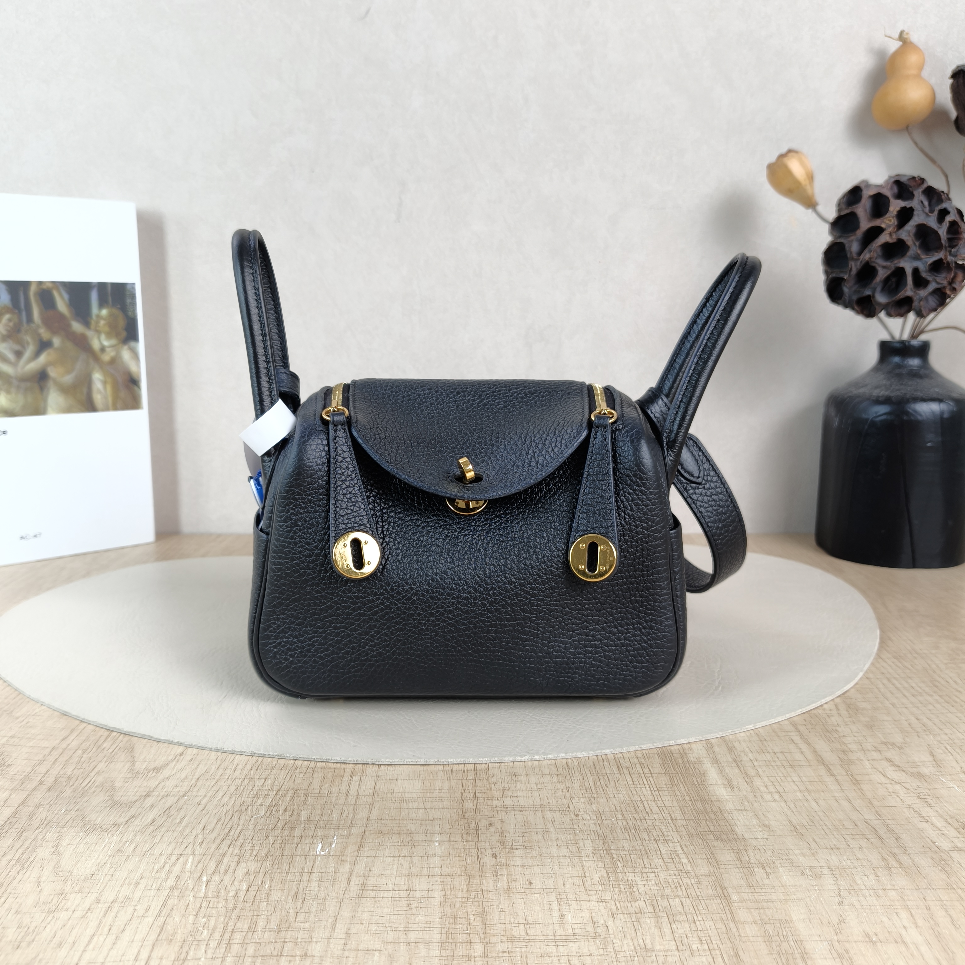Hermès Shoulder Bag Lindy Mini 19Black TC Calfskinmini19 × 9 × 13 cm