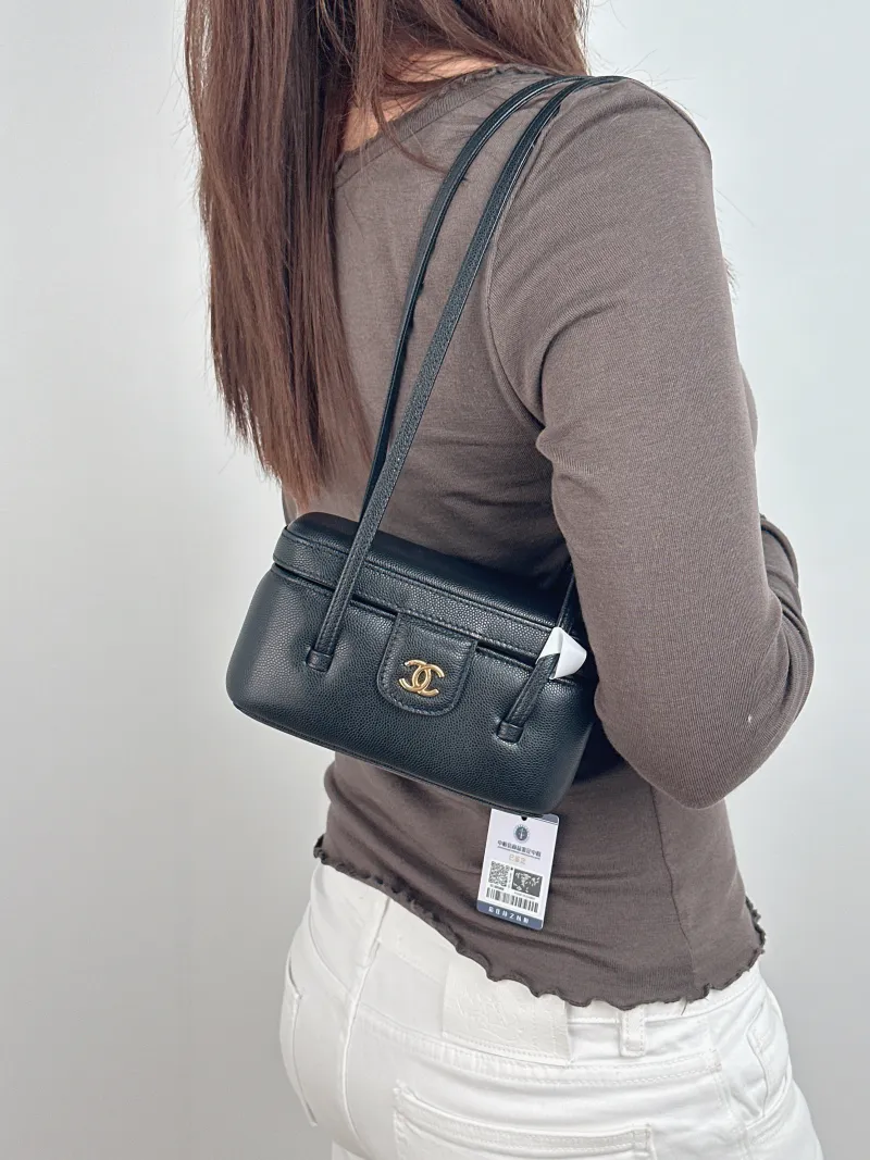 Chanel Shoulder Bag 26s preppy Shoulder Bag Black Grained Calfskin One Size 17 × 8 × 9.5 cm — on-model view 2 of 2