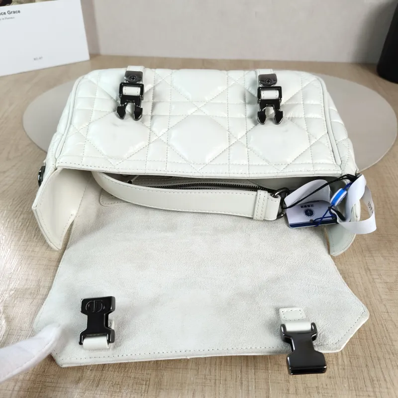 DIOR Crossbody Bag camp Messenger Bag White Calfskin Small 23 × 8 × 15 cm — detail view 8 of 11