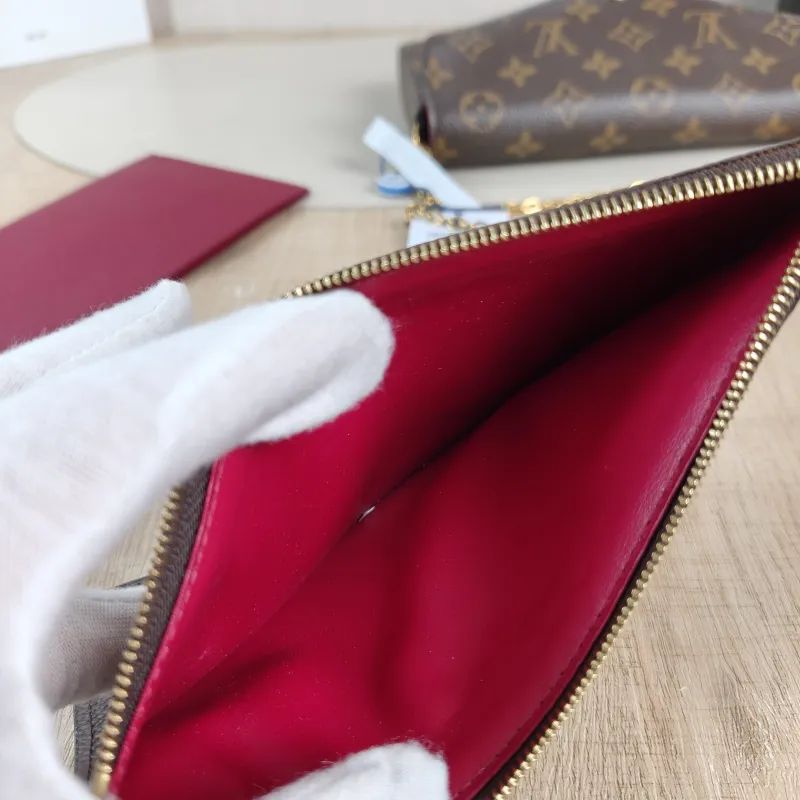 Louis Vuitton Crossbody Bag Pochette Félicie Monogram PVC Small21 × 3 × 12 cm — detail view 7 of 17