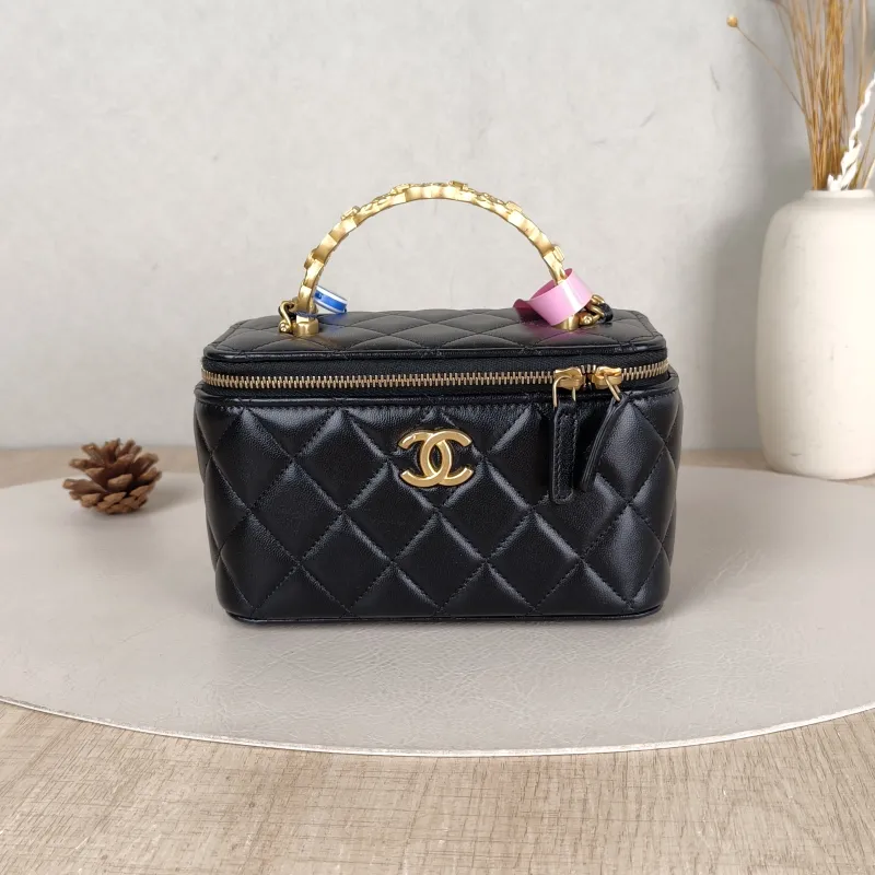Chanel Crossbody Bag Edition Black Lambskin Mini 16 × 8 × 9.5 cm