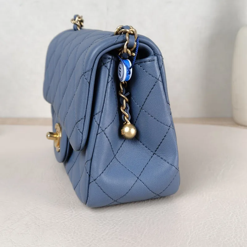 Chanel Crossbody Bag Blue Lambskin One Size 17 × 8 × 13.5 cm — detail view 14 of 14