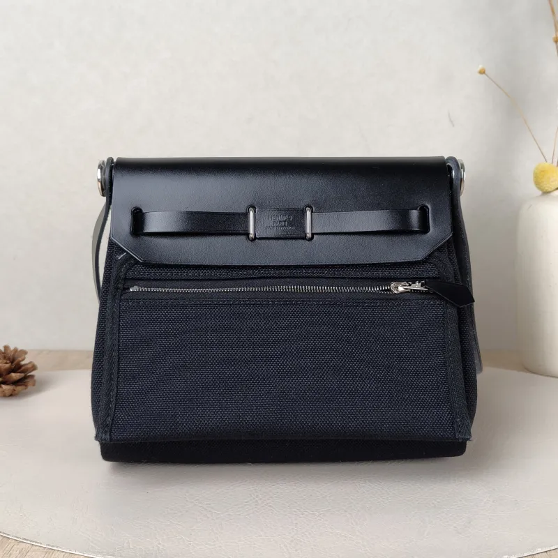 Hermès Crossbody Bag Herbag Zip 20Black Canvas mini20.5 × 7 × 16.5 cm — cover view 4 of 5