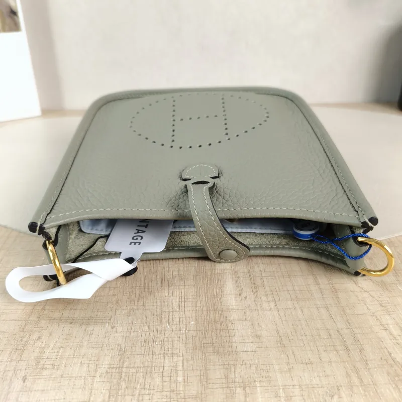 Hermès Crossbody Bag Evelyne Mini 16 Mini 16 TC Calfskin Mini 17 × 5.5 × 18 cm B — detail view 4 of 11