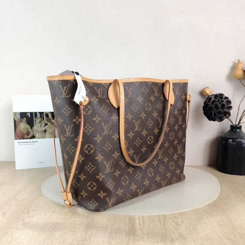 Louis Vuitton Shoulder Bag Neverfull Monogram PVC Medium 31 × 14 × 28 cm — cover view 2 of 5