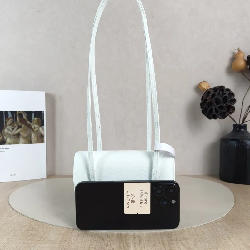 Chanel Shoulder Bag 26B preppy coco Green Calfskin Mini 17 × 5 × 11.5 cm — cover view 4 of 6