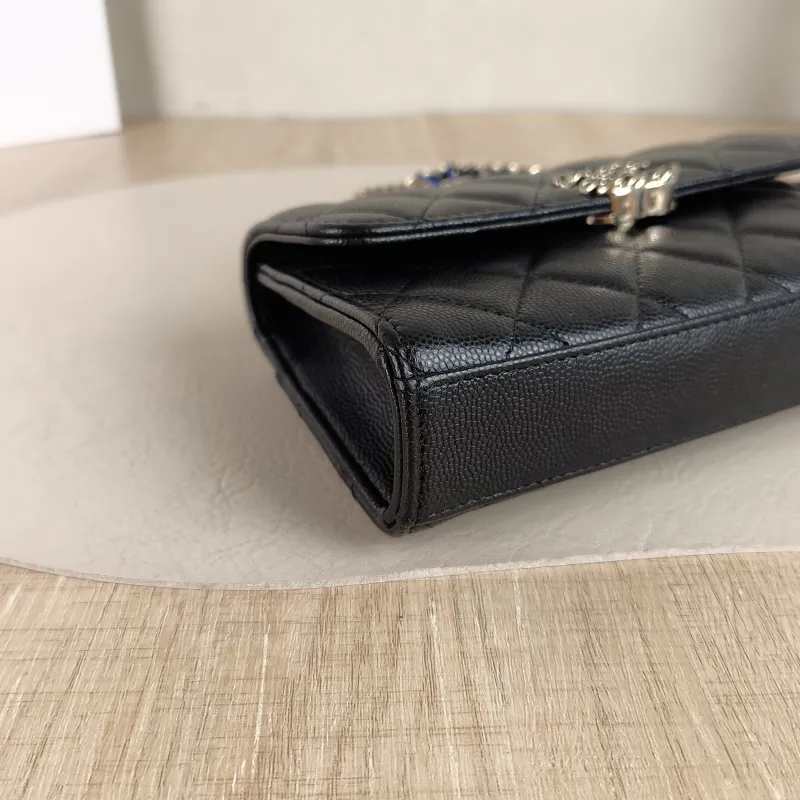 Chanel Crossbody Bag kelly Black Grained Calfskin One Size 18 × 4.5 × 10 cm — detail view 11 of 12