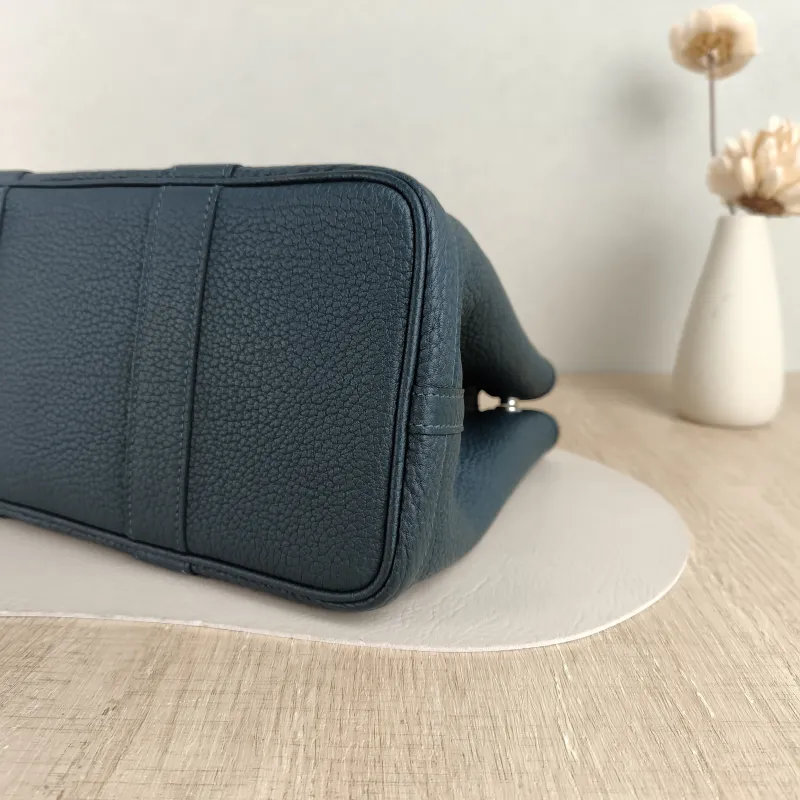 Hermès Top Handle Bag Garden Party 30 30 Green Negonda Calfskin Medium 30 × 13 × 21 cm Z — detail view 9 of 9