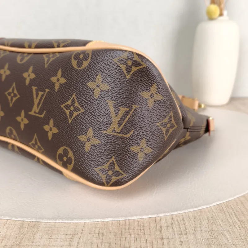 Louis Vuitton Crossbody Bag Boulogne PVC Small 26 × 9.5 × 16 cm — detail view 8 of 11