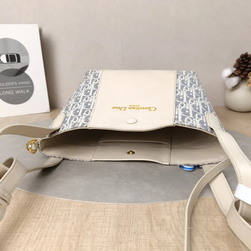 DIOR Top Handle Bag Signature Bucket Bag Beige · Blue Canvas · Calfskin Small21 × 11 × 19 cm — detail view 8 of 16