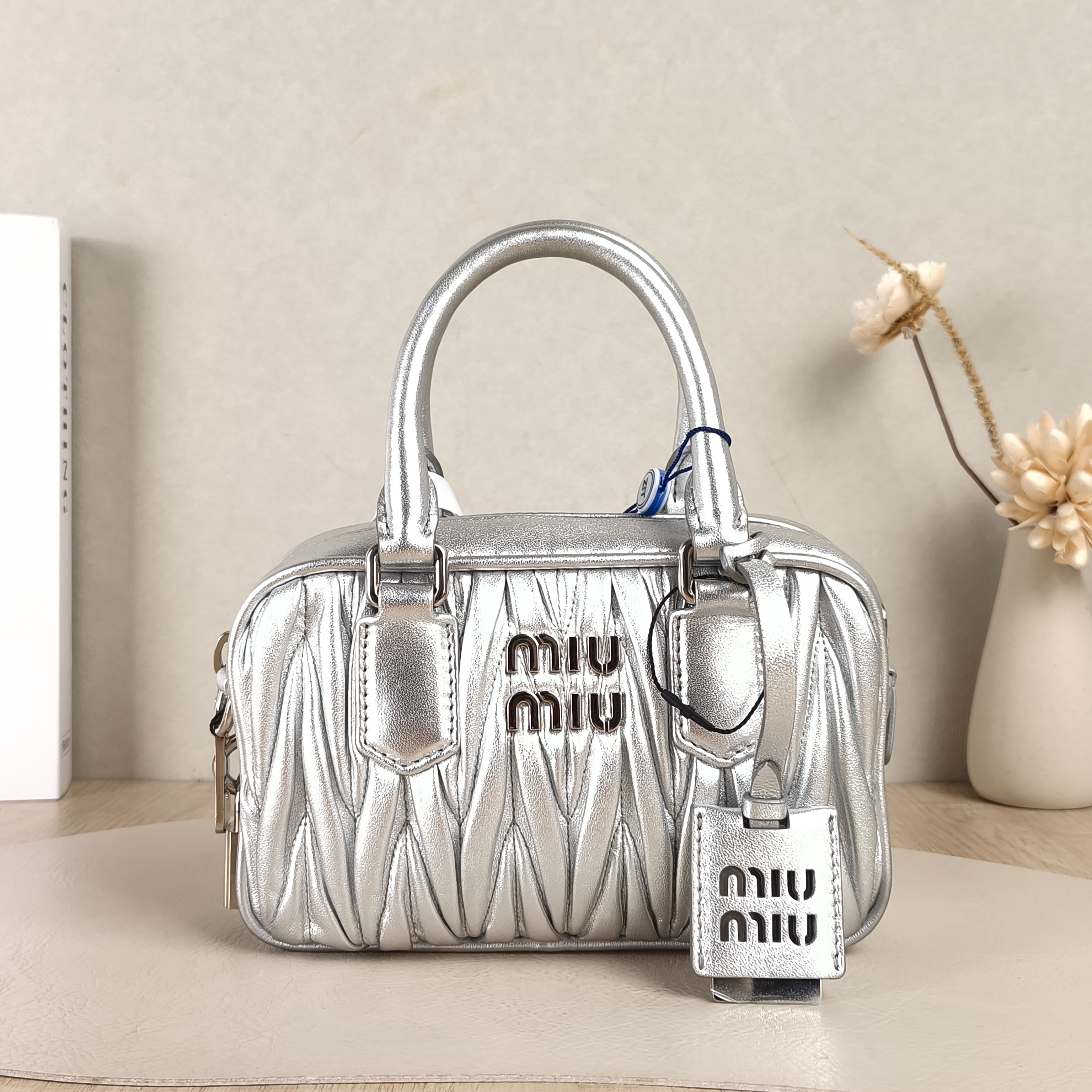 Miumiu Top Handle Bag Arcadie MatelasséCollection Edition Silver Lambskin Small19 × 6 × 13 cm