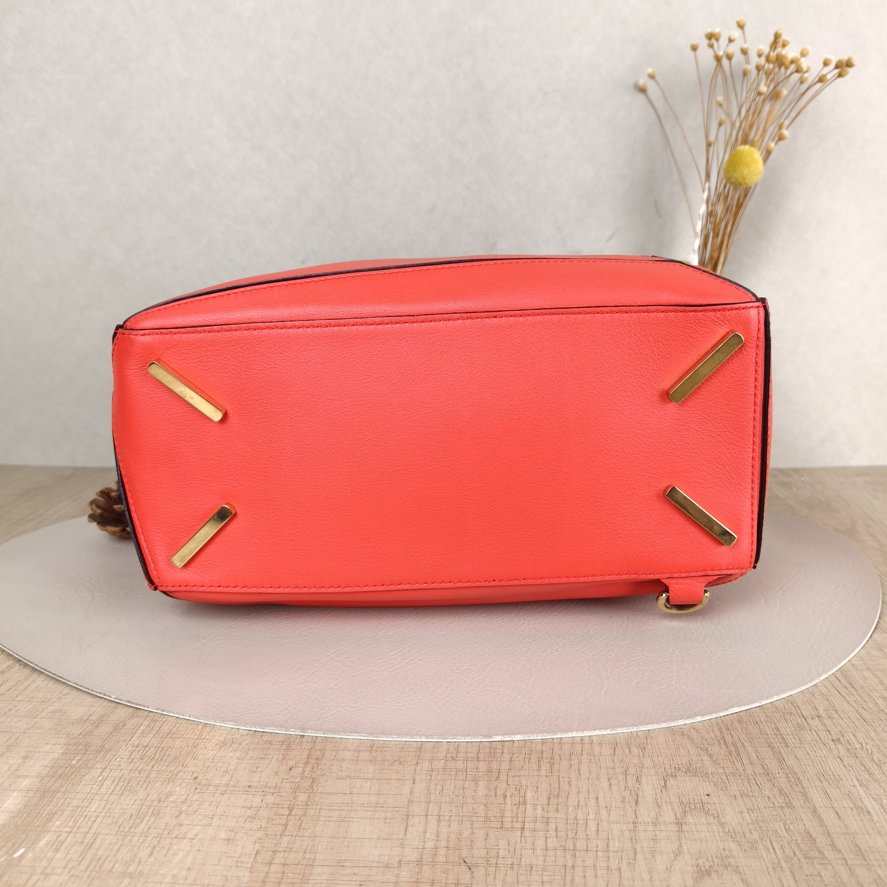 LOEWE Crossbody Bag Puzzle Red Calfskin Medium29 × 14 × 19.5 cm — cover view 3 of 5
