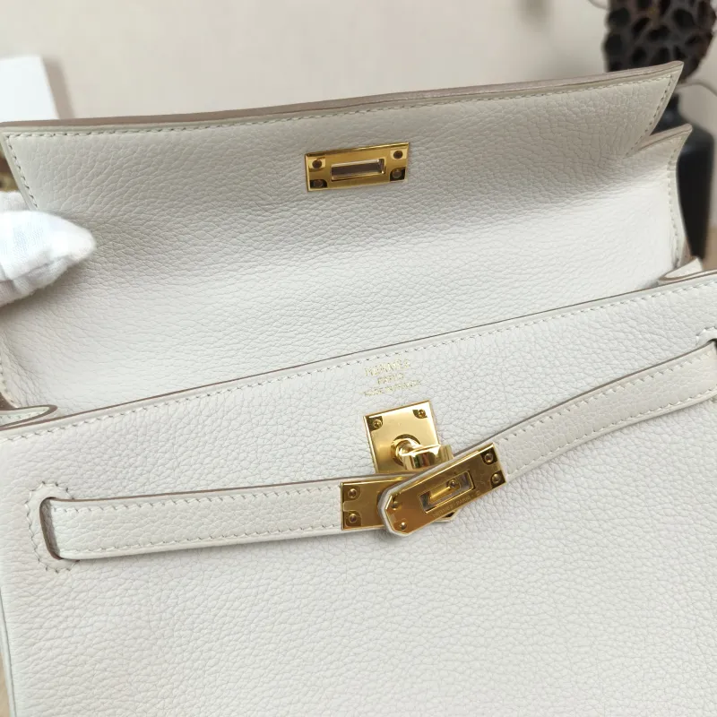 Hermès Shoulder Bag Kelly 25 Gold-Tone Hardware Grey Togo Calfskin Small25 × 7 × 17 cm — detail view 6 of 14