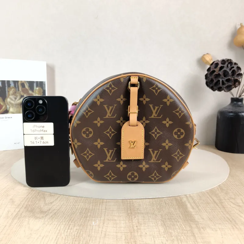 Louis Vuitton Crossbody Bag BOITE CHAPEAU SOUPLE Monogram PVC Large 20 × 8 × 22.5 cm — cover view 4 of 5