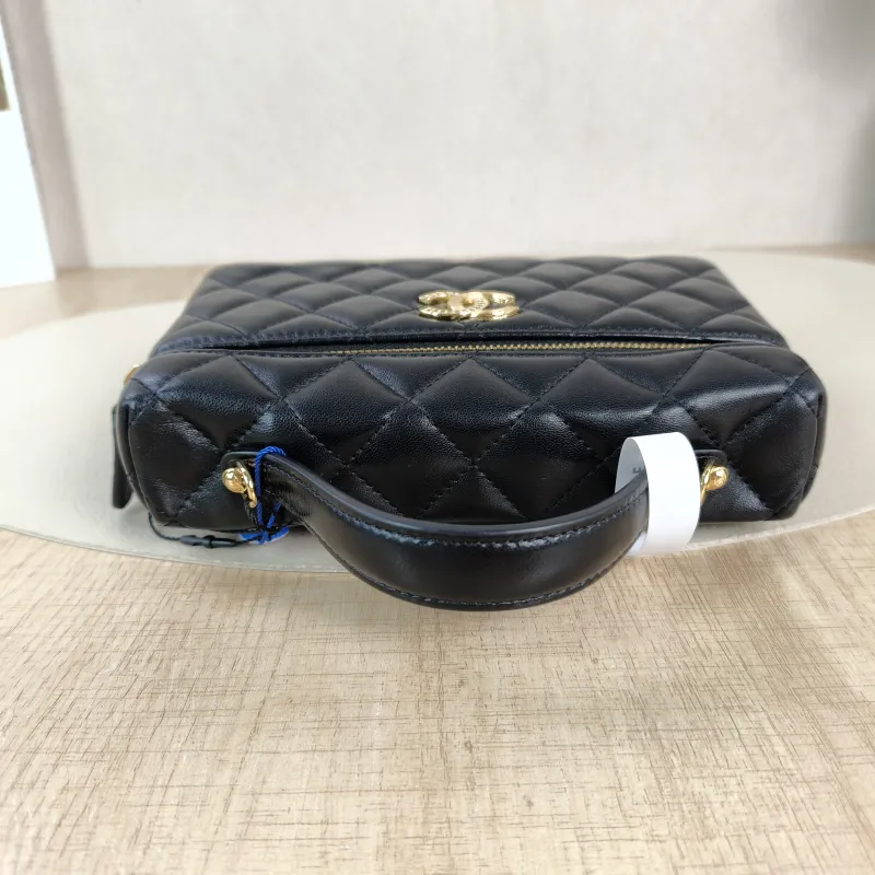 Chanel Crossbody Bag lp Box Bag Black Lambskin One Size19.5 × 5 × 17 cm — detail view 11 of 13