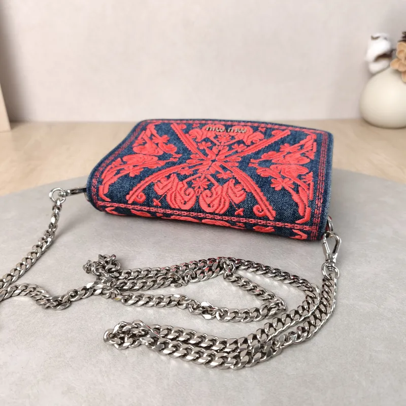 Miumiu Crossbody Bag Red Embroidered Crossbody Bag One Size 18 × 6 × 12 cm — detail view 5 of 10