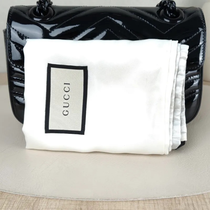 GUCCI Crossbody Bag GG Marmont Small Marmont So Black 22 Black Patent Leather Small 22 × 6 × 13 cm — detail view 7 of 13