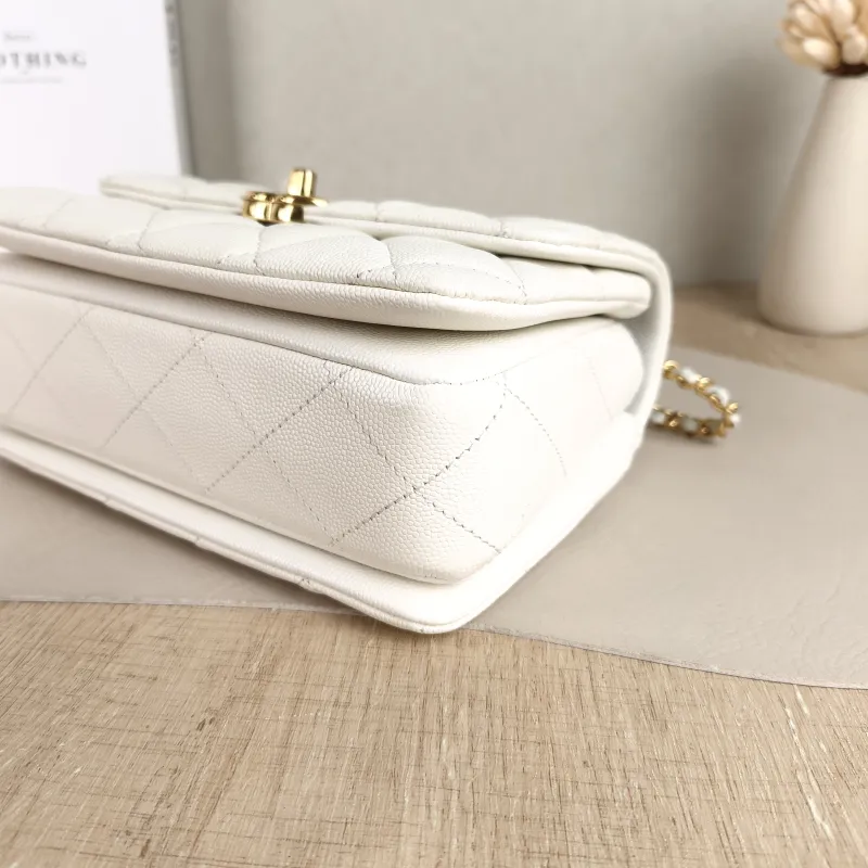 Chanel Crossbody Bag 22k White Grained Calfskin Small Edition 20 × 8.5 × 14.5 cm — detail view 3 of 11