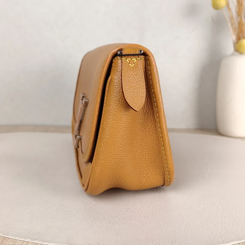 Louis Vuitton Shoulder Bag BUCI Epi Embossed Calfskin One Size 24.5 × 9 × 15.5 cm — detail view 6 of 11