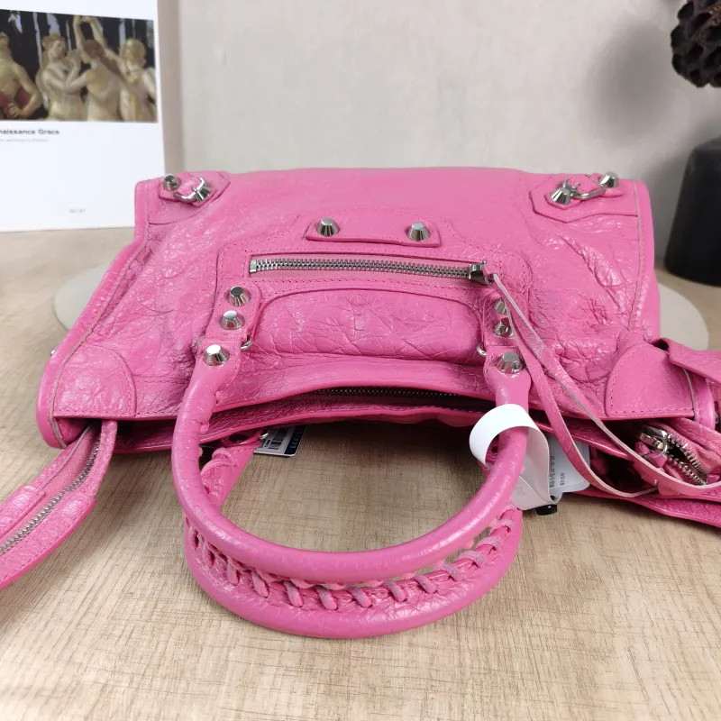BALENCIAGA Crossbody Bag Classic City Red Waxed Leather Small30 × 10 × 21 cm — detail view 1 of 13