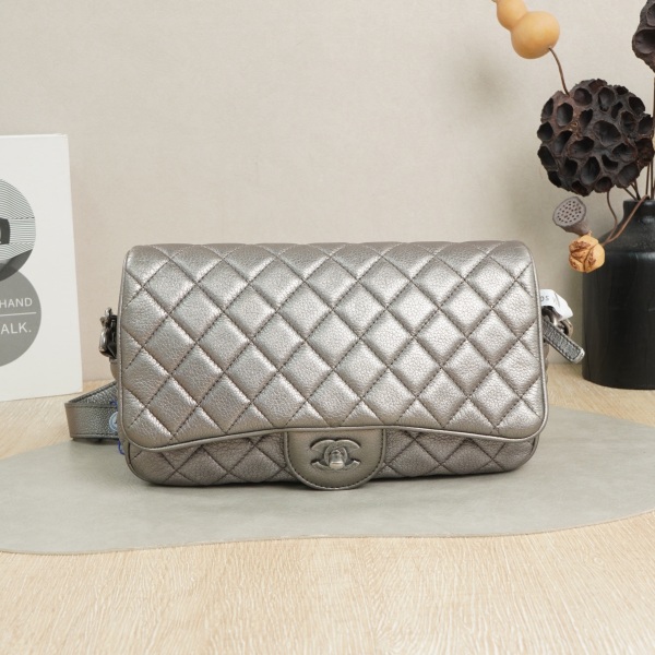Chanel cf Silver Calfskin22 · 26 × 6 × 15 cm