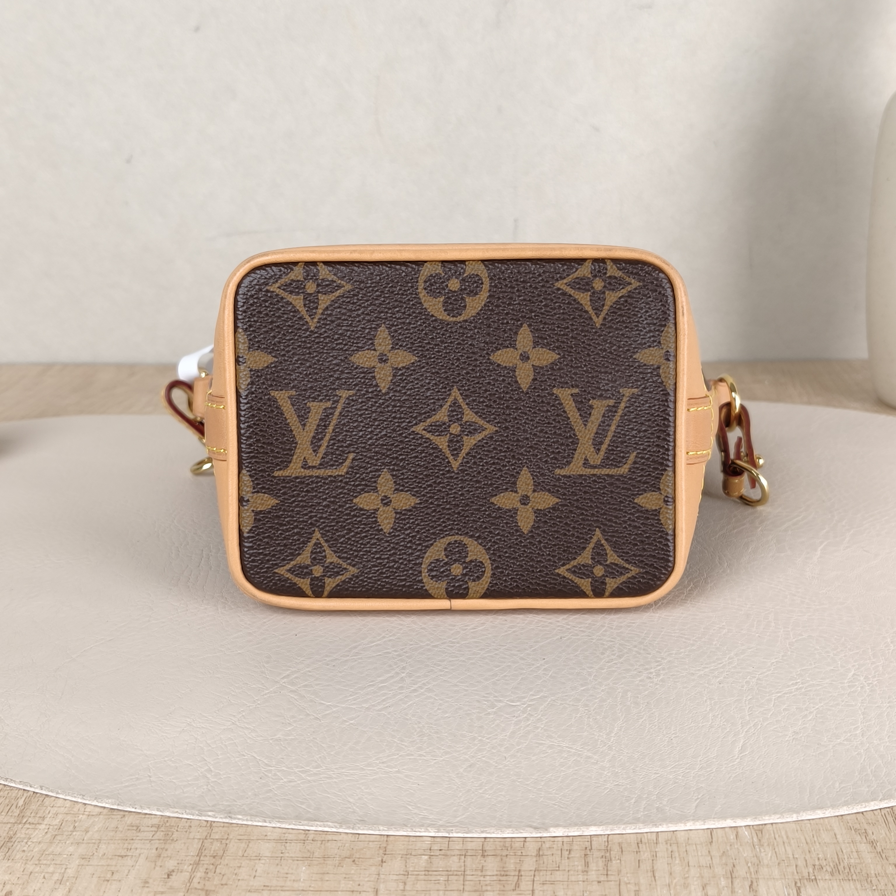 Louis Vuitton Crossbody Bag NANO NÉONOÉ Bucket Bag Nano Monogram PV Cnano13 × 10 × 16 cm — cover view 3 of 5