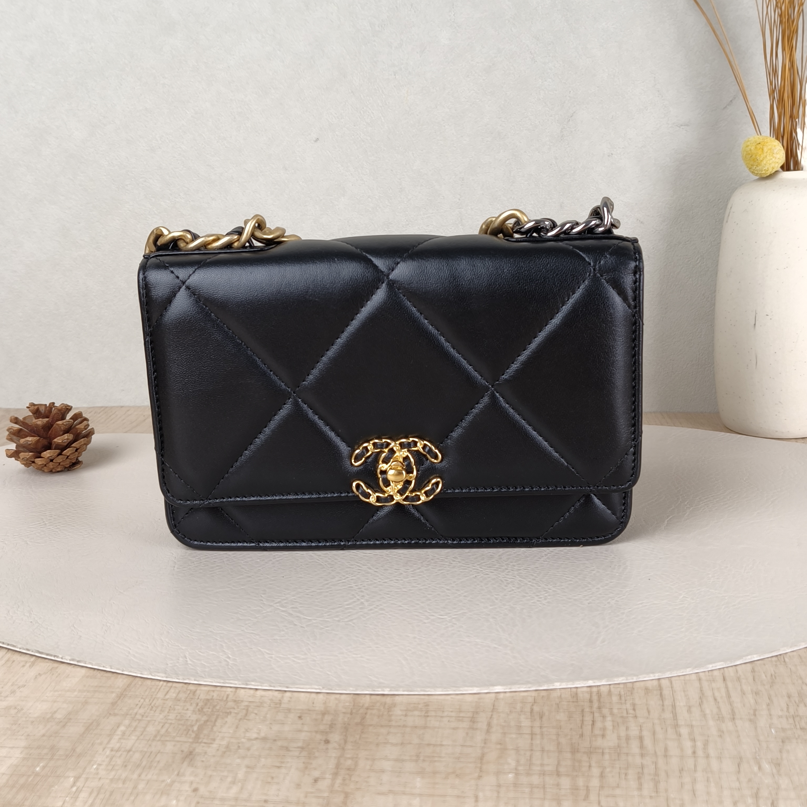 Chanel Crossbody Bag19Bag WOC Black SL ambskinmini19.2 × 3.5 × 12.3 cm