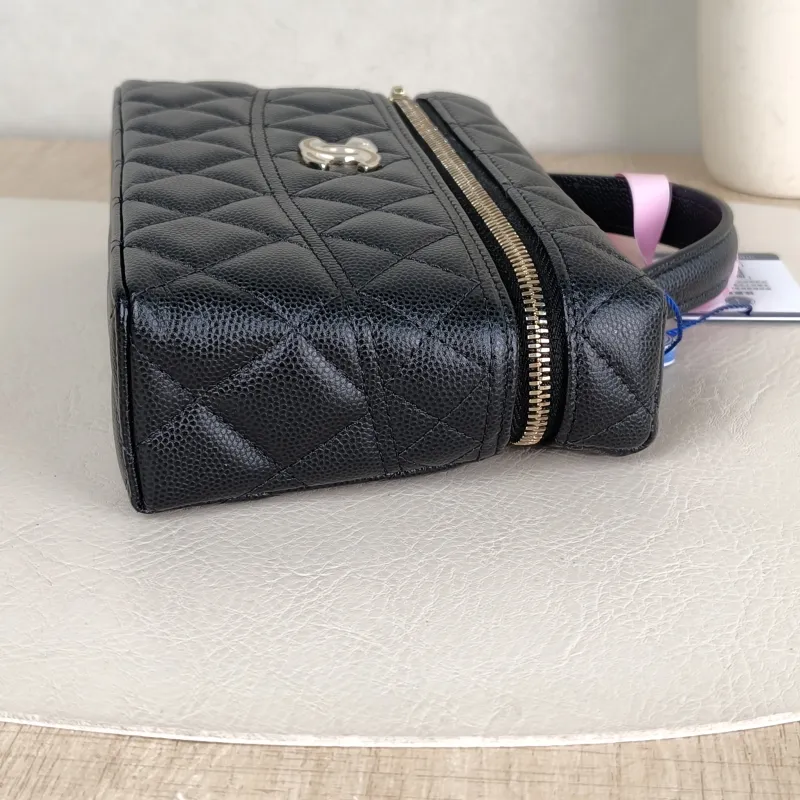 Chanel Top Handle Bag lp Black Grained Calfskin One Size 19.5 × 5 × 17 cm — detail view 1 of 12