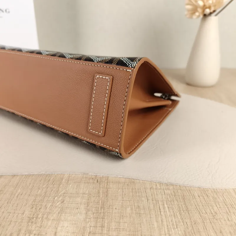 GOYARD Shoulder Bag Rouette Shoulder Bag Brown ine Canvas Small25.5 × 9 × 18 cm — detail view 6 of 10