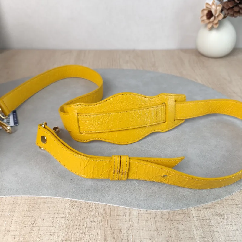 BALENCIAGA Crossbody Bag Classic City Yellow Lambskin Small 30 × 10 × 21 cm — detail view 7 of 12