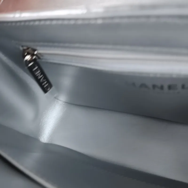 Chanel Crossbody Bag Crossbody Bag Silver Calfskin One Size 23 × 5.5 × 14 cm — detail view 8 of 11