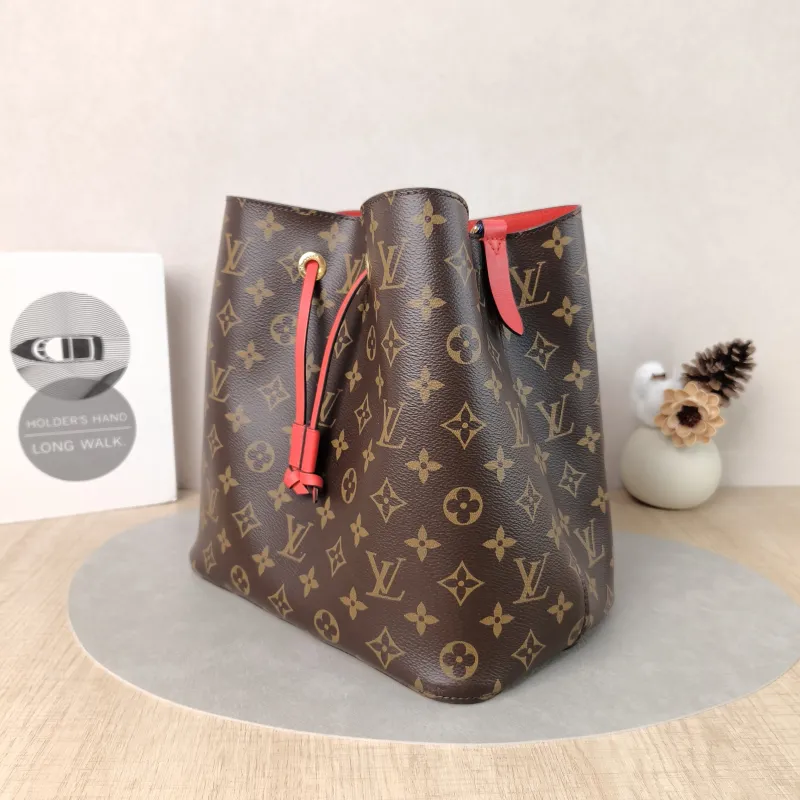 Louis Vuitton Shoulder Bag NÉONOÉ Bucket Bag PVC Medium 26 × 17.5 × 26 cm — cover view 2 of 5