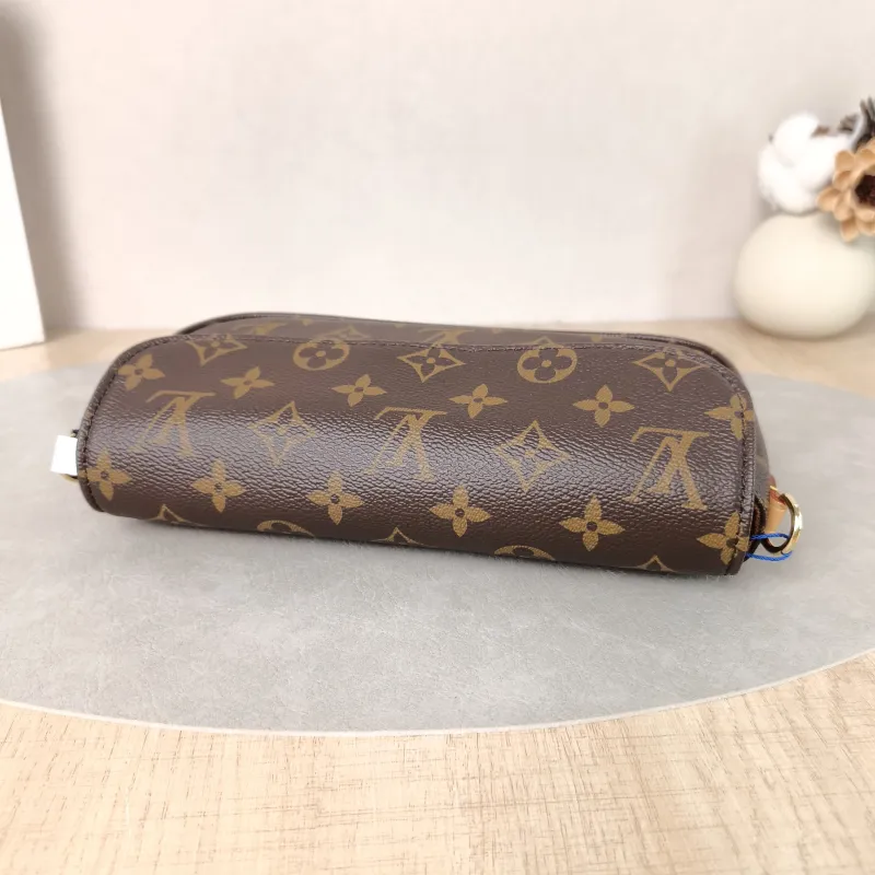 Louis Vuitton Crossbody Bag IVY Monogram PVC Small23.5 × 4.3 × 12 cm — detail view 6 of 12