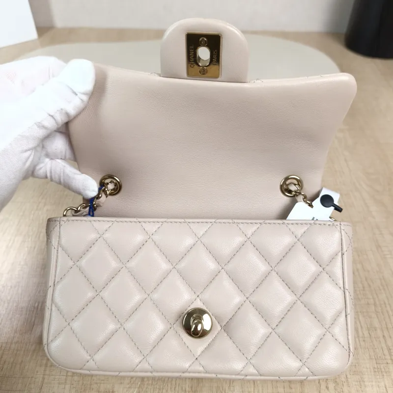Chanel Crossbody Bag Classic Flap Large Mini CF Mini Collection Crossbody Bag Pink Lambskinmini18 × 5 × 12 cm — detail view 8 of 13