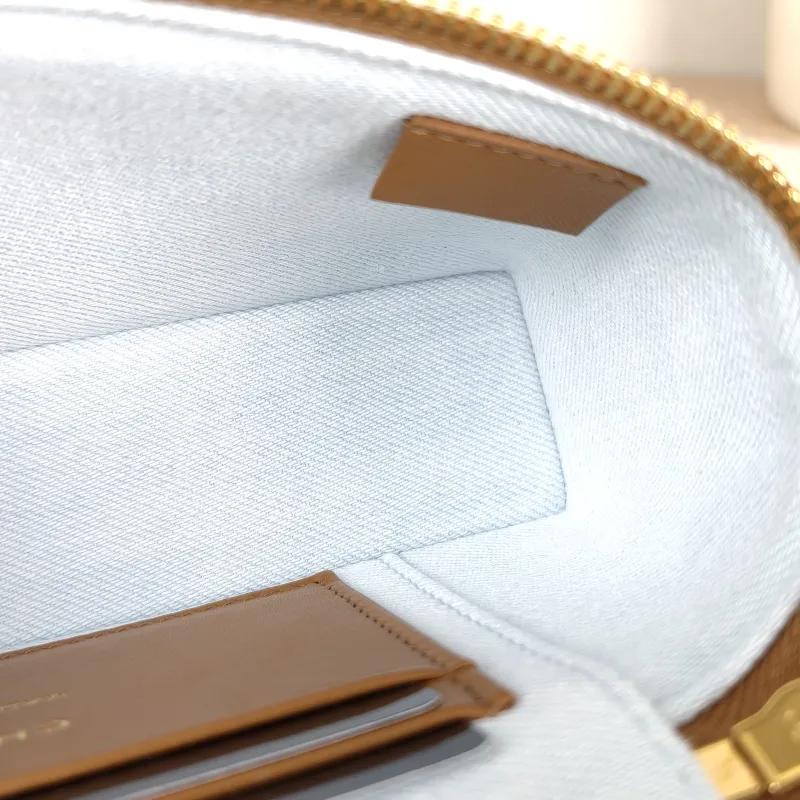 Chanel Crossbody Bag coco-beach Collection lp Blue One Size 19.5 × 5 × 17 cm — detail view 1 of 13