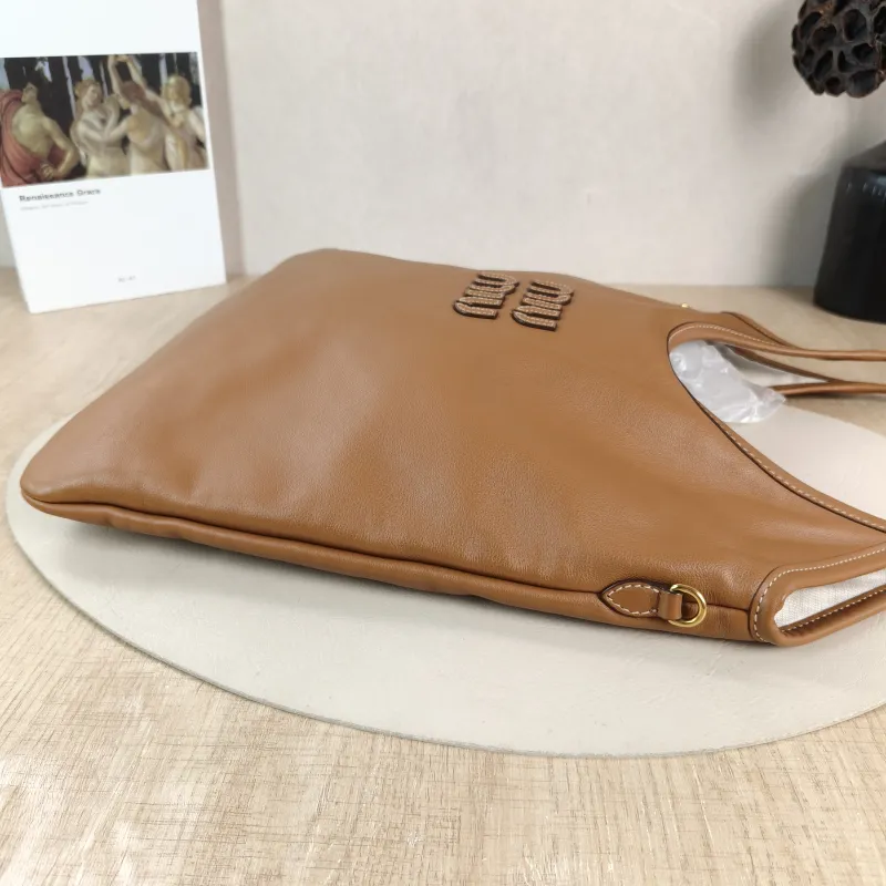 Miumiu Shoulder Bag IVY Tote Shopping Tote CC alfskin Medium 35*40 — detail view 10 of 10