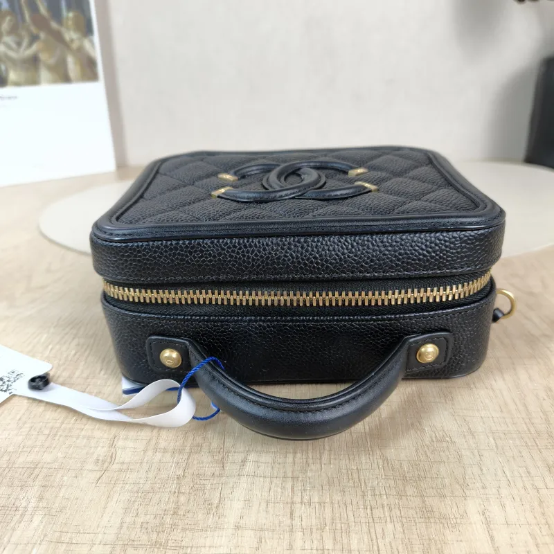Chanel Crossbody Bag CC Filigree Vanity Cosmetic Bag Black Grained Calfskin Small 16 × 7 × 12 cm 26 — detail view 13 of 13