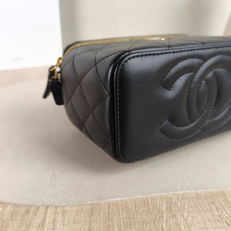 Chanel Crossbody Bag Edition Black Lambskin Mini 16 × 8 × 9.5 cm — detail view 11 of 12