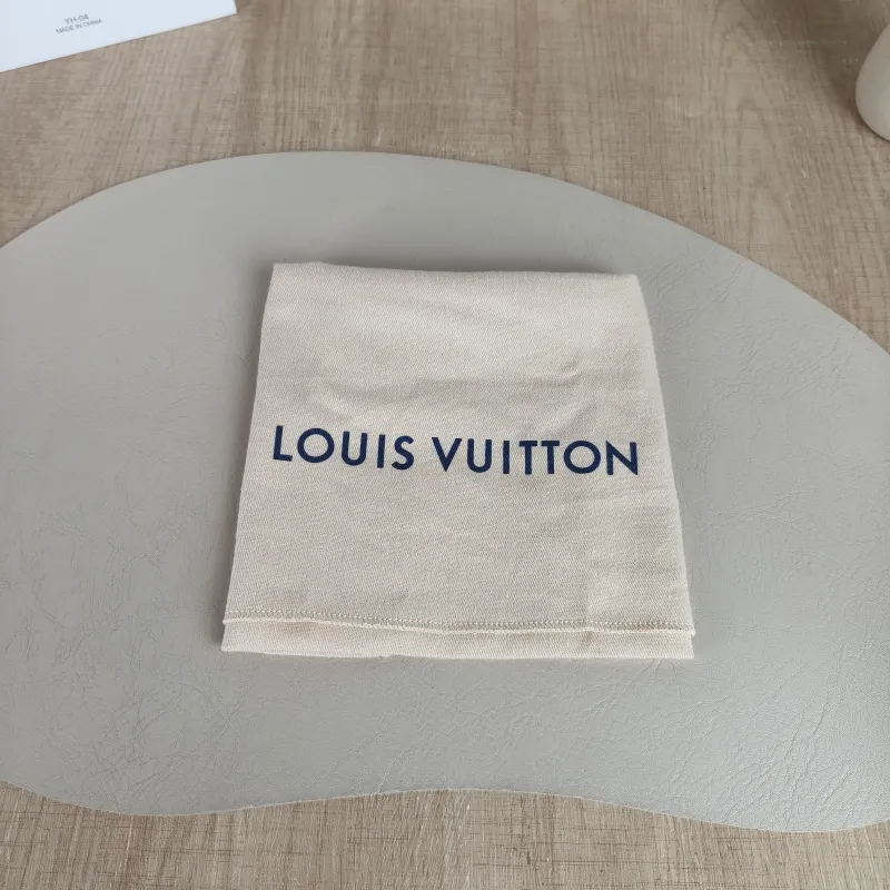 Louis Vuitton Crossbody Bag Pochette Métis East West Monogram PVC Small 21.5 × 6 × 13.5 cm — detail view 7 of 14