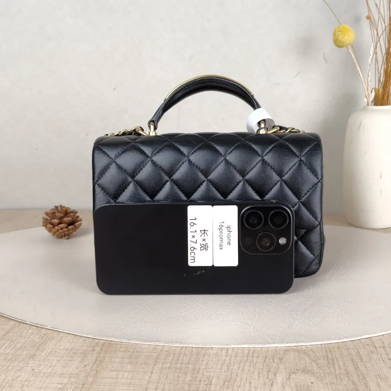 Chanel Crossbody Bag mini Black Lambskin mini20 × 6 × 12 cm — cover view 4 of 5