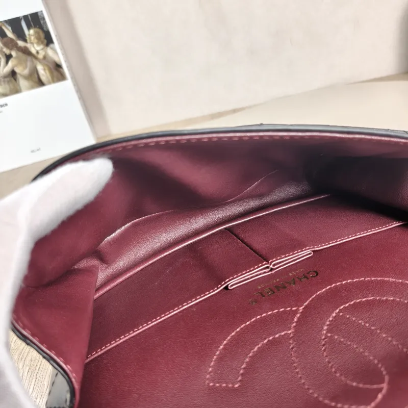 Chanel Crossbody Bag 2.55 Edition Black Calfskin Small 24 × 7.5 × 16 cm 24 — detail view 2 of 13