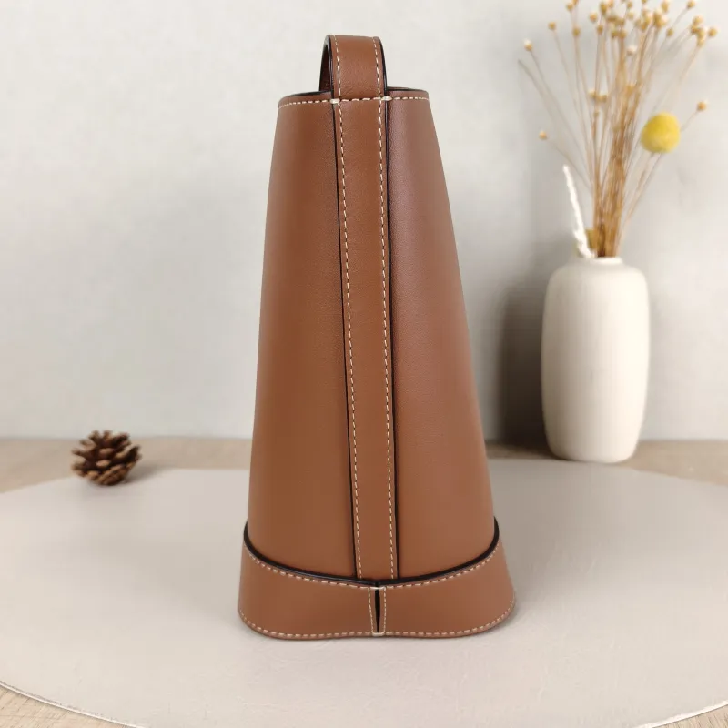CELINE Shoulder Bag BUCKET TRIOMPHE Bucket Bag Calfskin Small17 × 10 × 22 cm — detail view 6 of 8