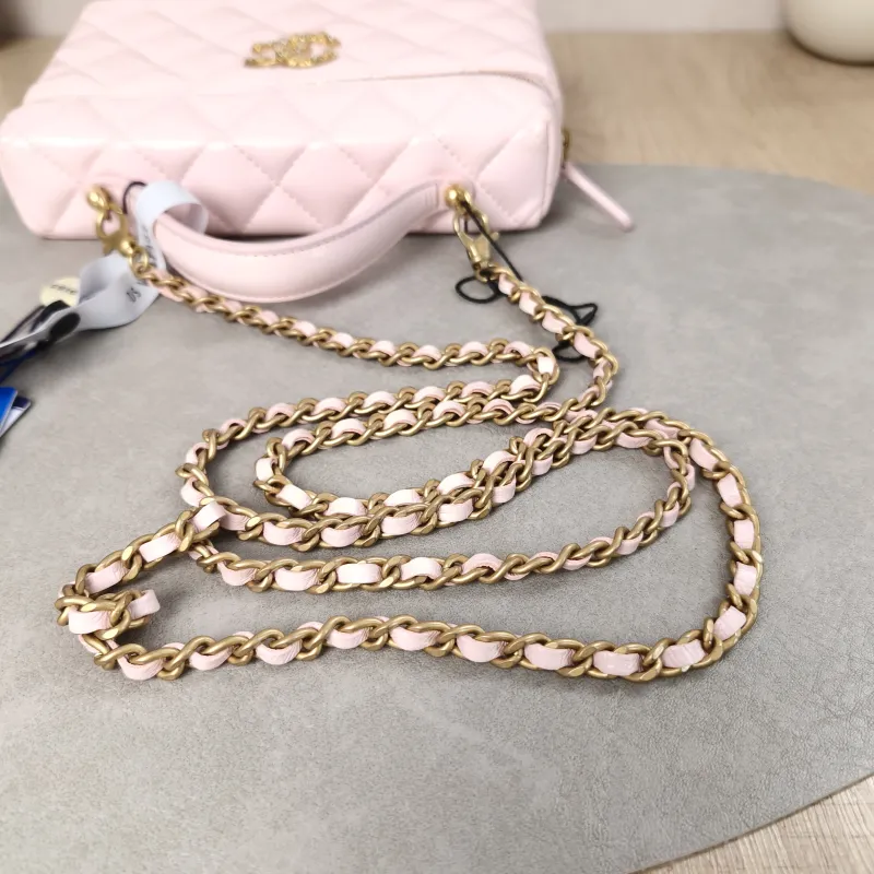 Chanel Crossbody Bag26c lp Vanity Case Bag Pink Calfskin One Size19.5 × 5 × 17 cm — detail view 10 of 19