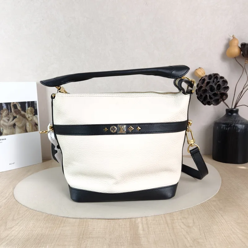 Louis Vuitton Crossbody Bag Cruiser Vanity Case Bag Colorblock Calfskin Small 25 × 13 × 22.5 cm