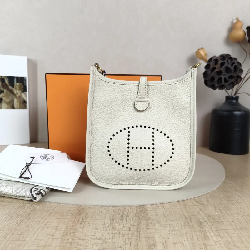 Hermès Crossbody Bag Evelyne Mini 16 Mini 1610Craie TC Calfskinmini17 × 5.5 × 18 cm — cover view 5 of 6