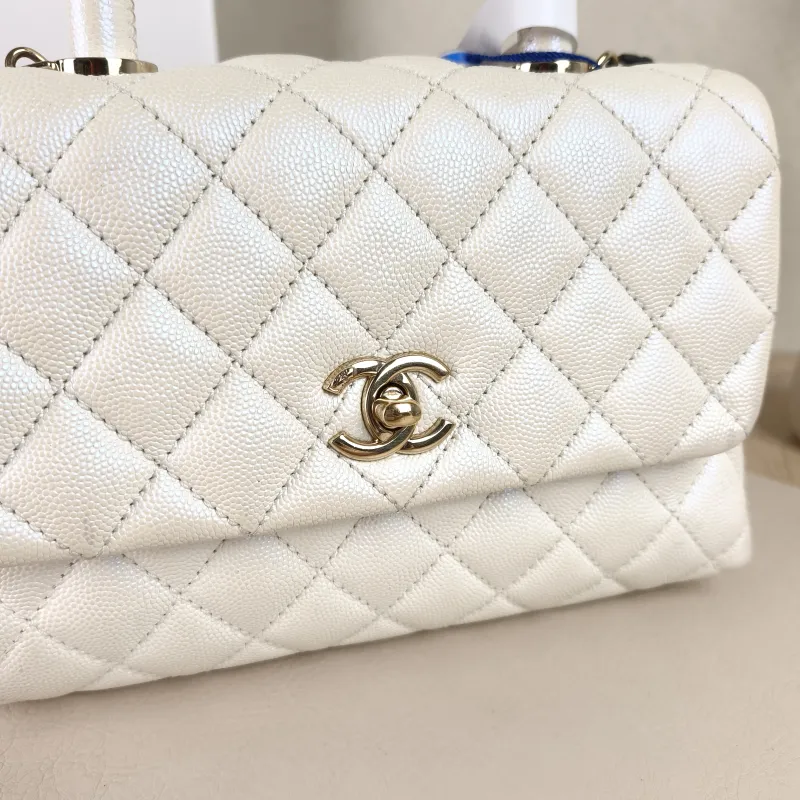 Chanel Top Handle Bag Coco Handle​ Grained Calfskin Small24 × 10 × 14 cm — detail view 15 of 15