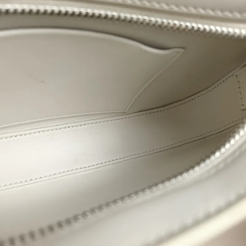 CELINE Shoulder Bag tilly White Calfskin Medium 22 × 4 × 13.5 cm — detail view 6 of 10