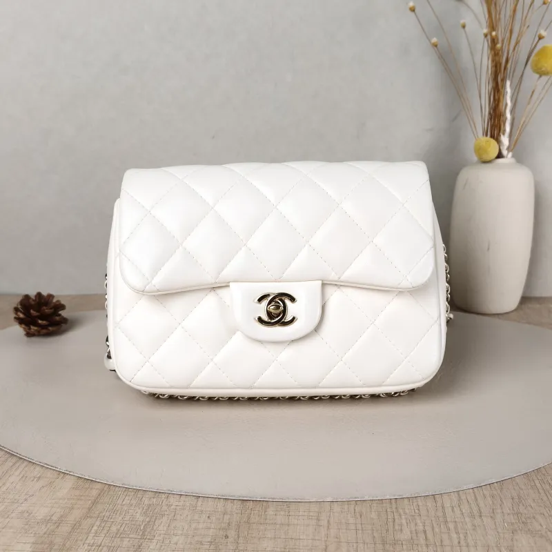 Chanel Crossbody Bag Edition Pearl White Lambskin One Size20 × 6 × 14.5 cm