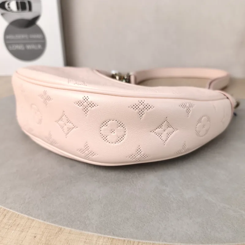 Louis Vuitton Crossbody Bag Loop Pink Calfskin Small23 × 6 × 13 cm — detail view 3 of 12